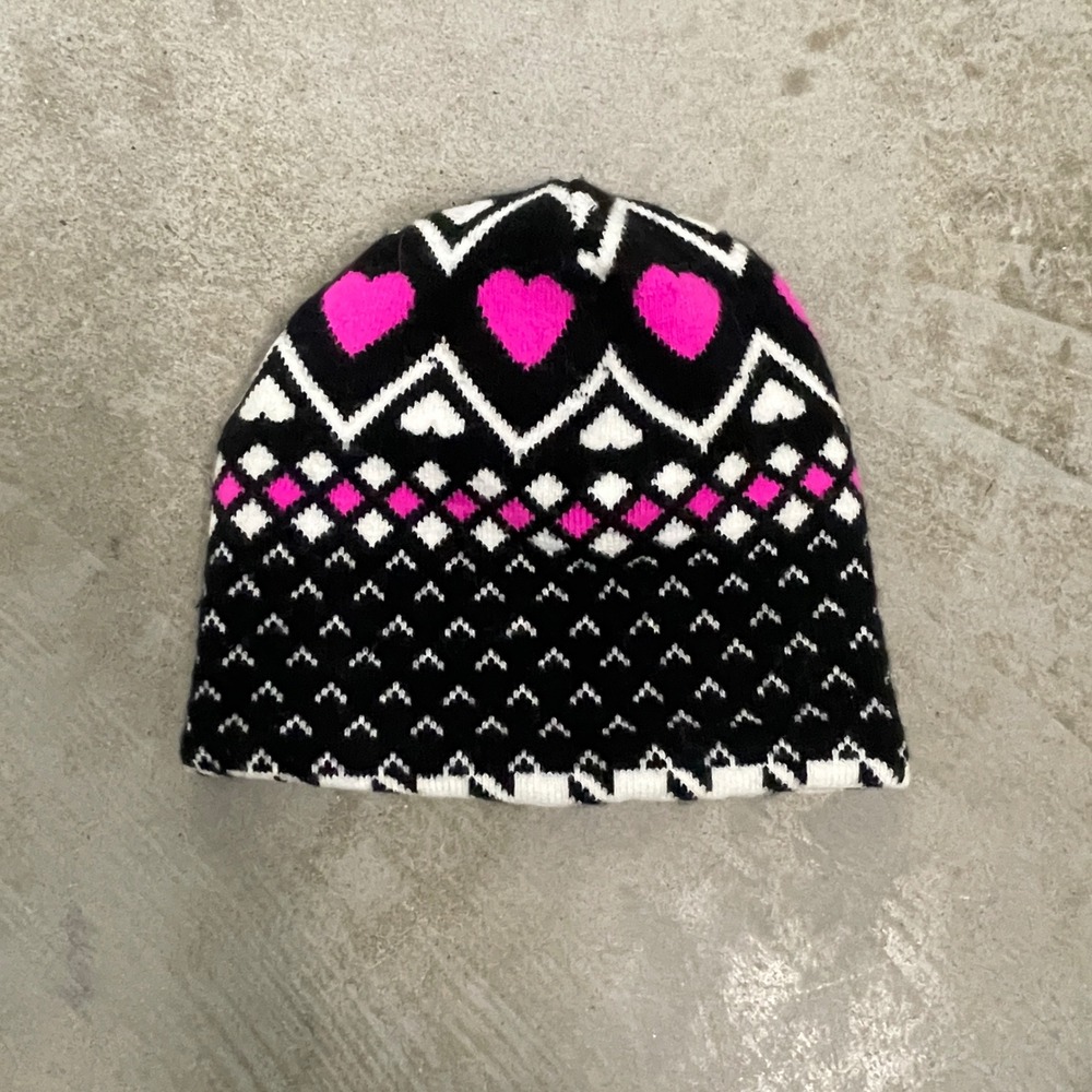 All in Motion Reversible Knit Beanie Hat Black White Pink Hearts Houndstooth